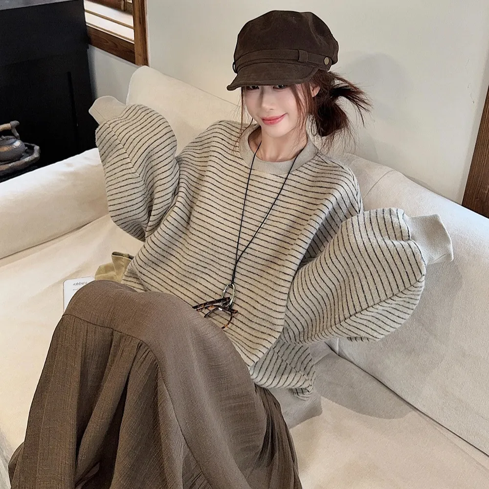 Women's High-grade Round Neck Sweater Vintage Stripe Loose Casual - Apricot