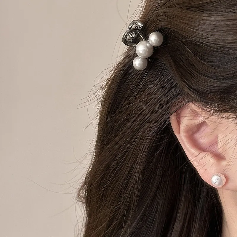 Grey Cherry Pearl Small Claw Clip Women's New High-end - Three Pearl Gray