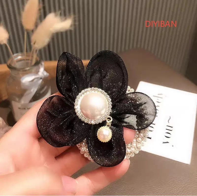 Delicate Pearl Flower Ball Hair Circle