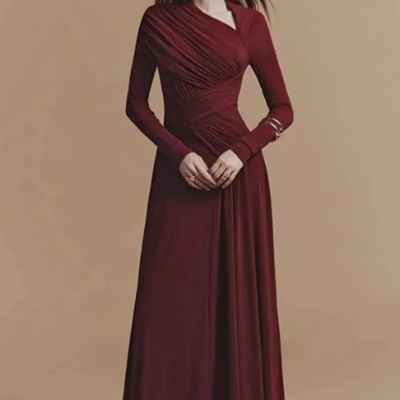 A Long Red Dress With A Slanted V-neck And Crossed Pleats - Red