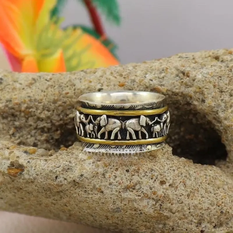 Men's European And American Minimalist Retro Elephant Pattern Ring - Gold