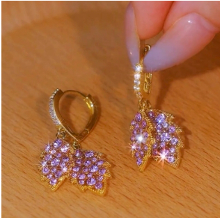 Leaf Flash Design Niche Fashion Versatile Elegant Women’s Earrings