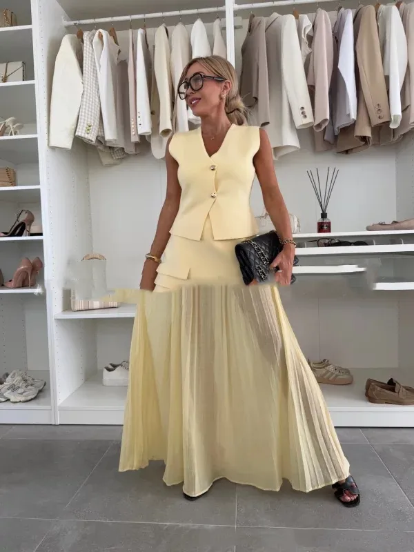 Women's Casual Solid-Colored Skirt And Pleated Long Skirt Set - Yellow