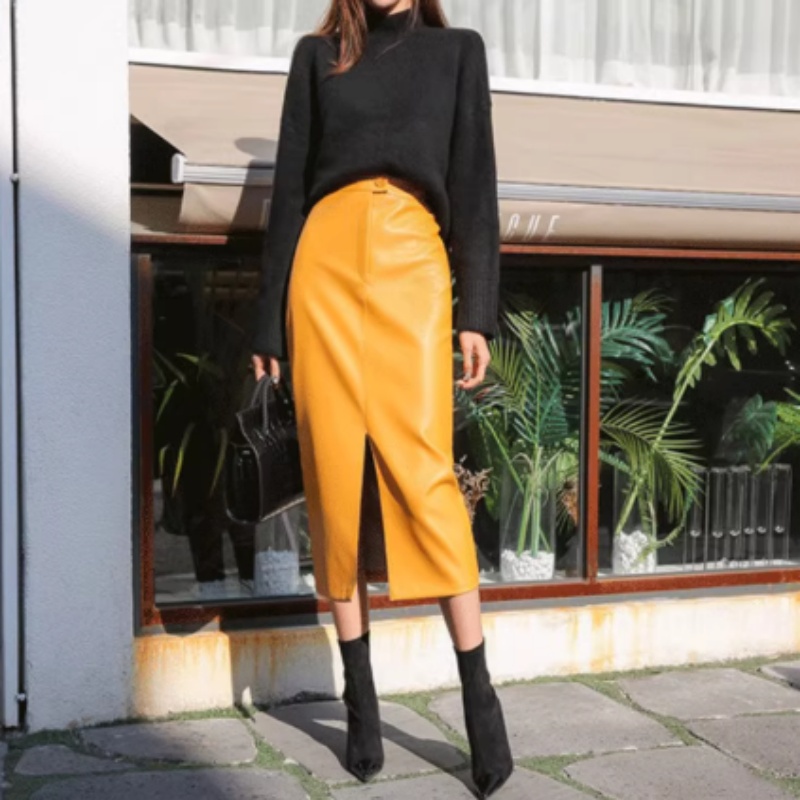 Fashionable High-waisted Figure-flattering Mid-length Skirt