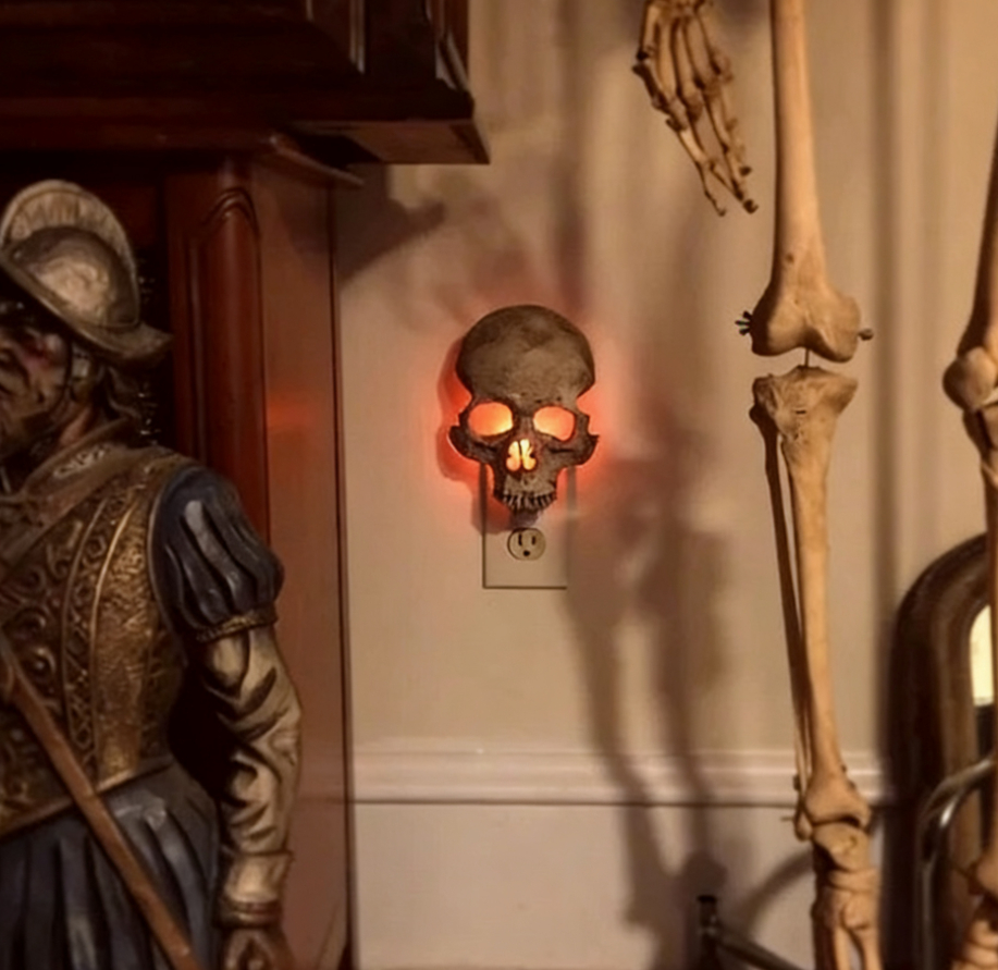 Skull-shaped Night Light With Adjustable Ambiance - Image 3