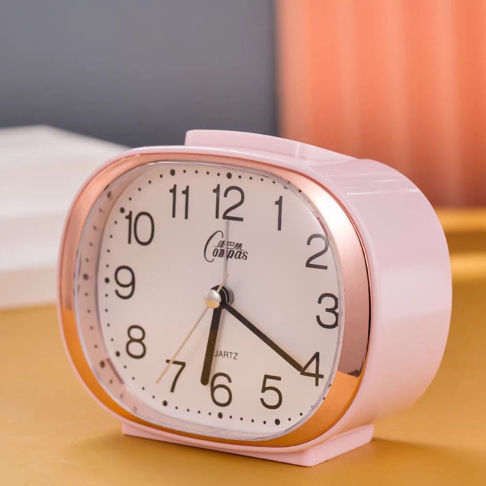 Students Put Clocks And Watches On The Desktop