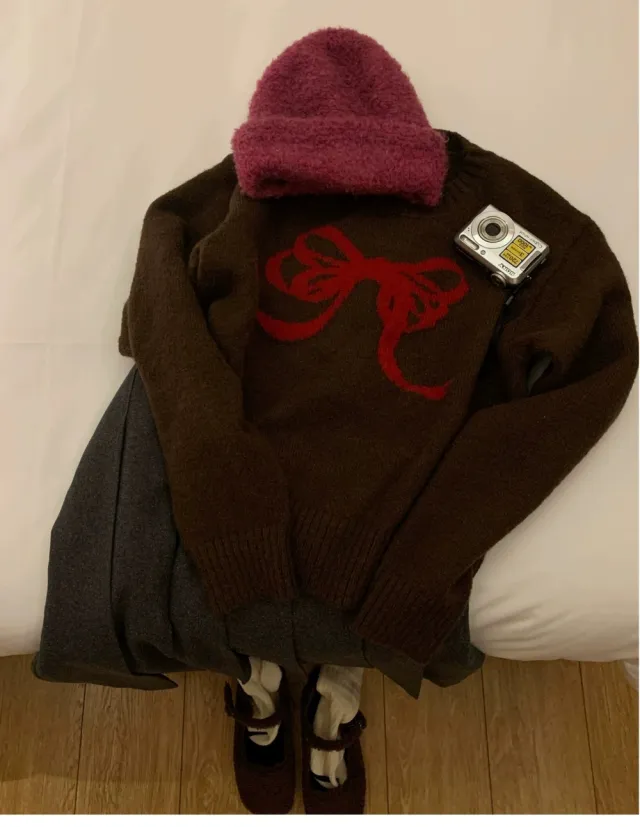 Round neck Pullover Black Sweater With Bow Detailloose fitting Comfy Knit Top Brown - Shop at LoveMi