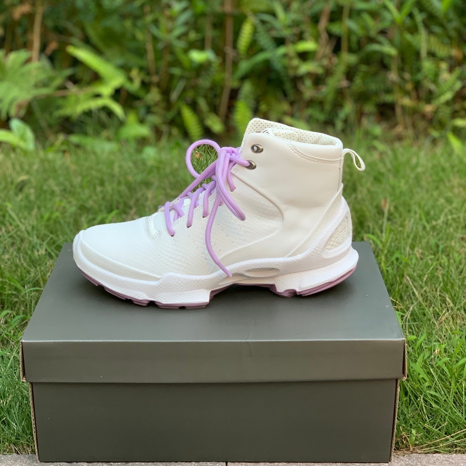 Comfortable Women's Outdoor Sports Shoes Non-slip Wear-resistant, And Casual - Image 3