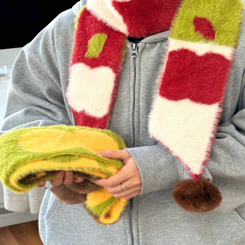 Versatile Narrow Stripe Style Paired With A Color-blocked Scarf