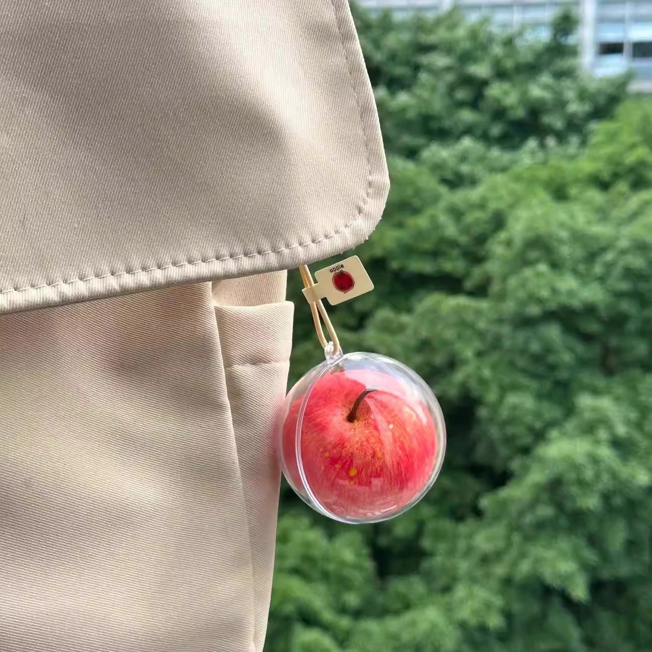A Red Apple-shaped Bag Charmkeychain