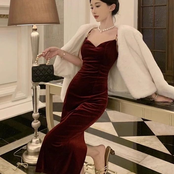 Women's Fashionable High-end Velvet Dress