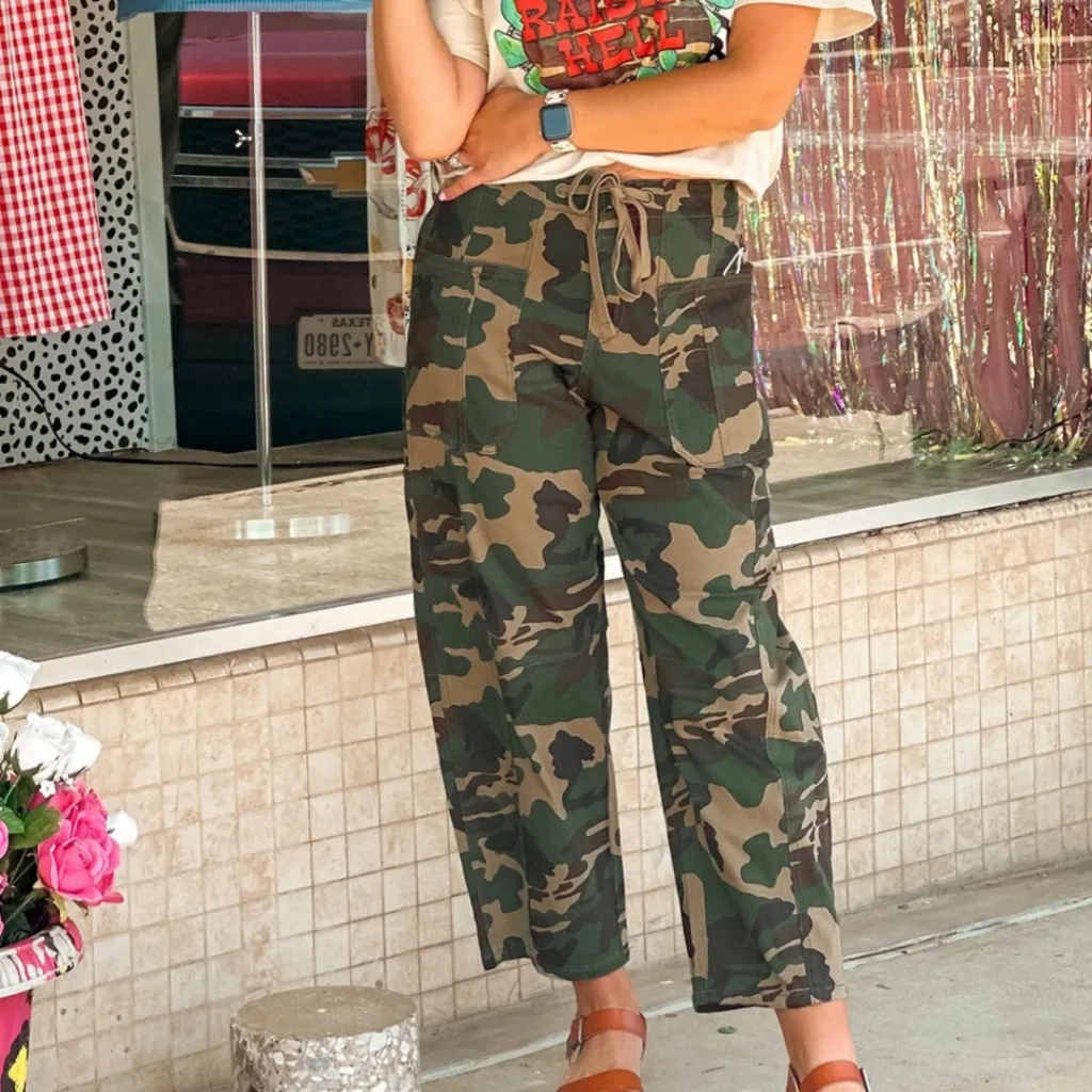 Women's Casual American-Style Retro Camouflage Pants With Multiple Pockets - Green