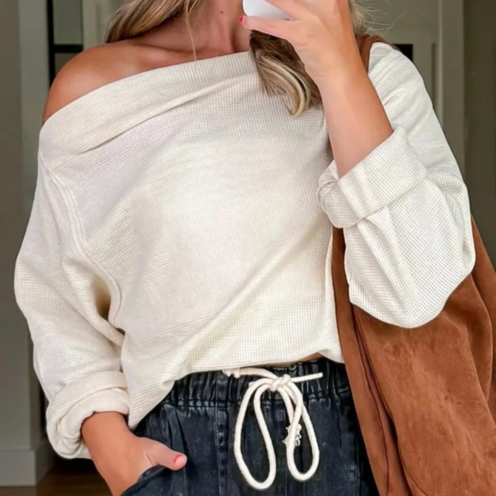 Womens Casual Loose-fitting Solid-color Off-shoulder Slim Knit Top - Beige