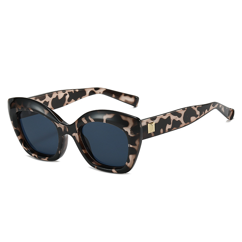 Stylish And Minimalist Sunglasses