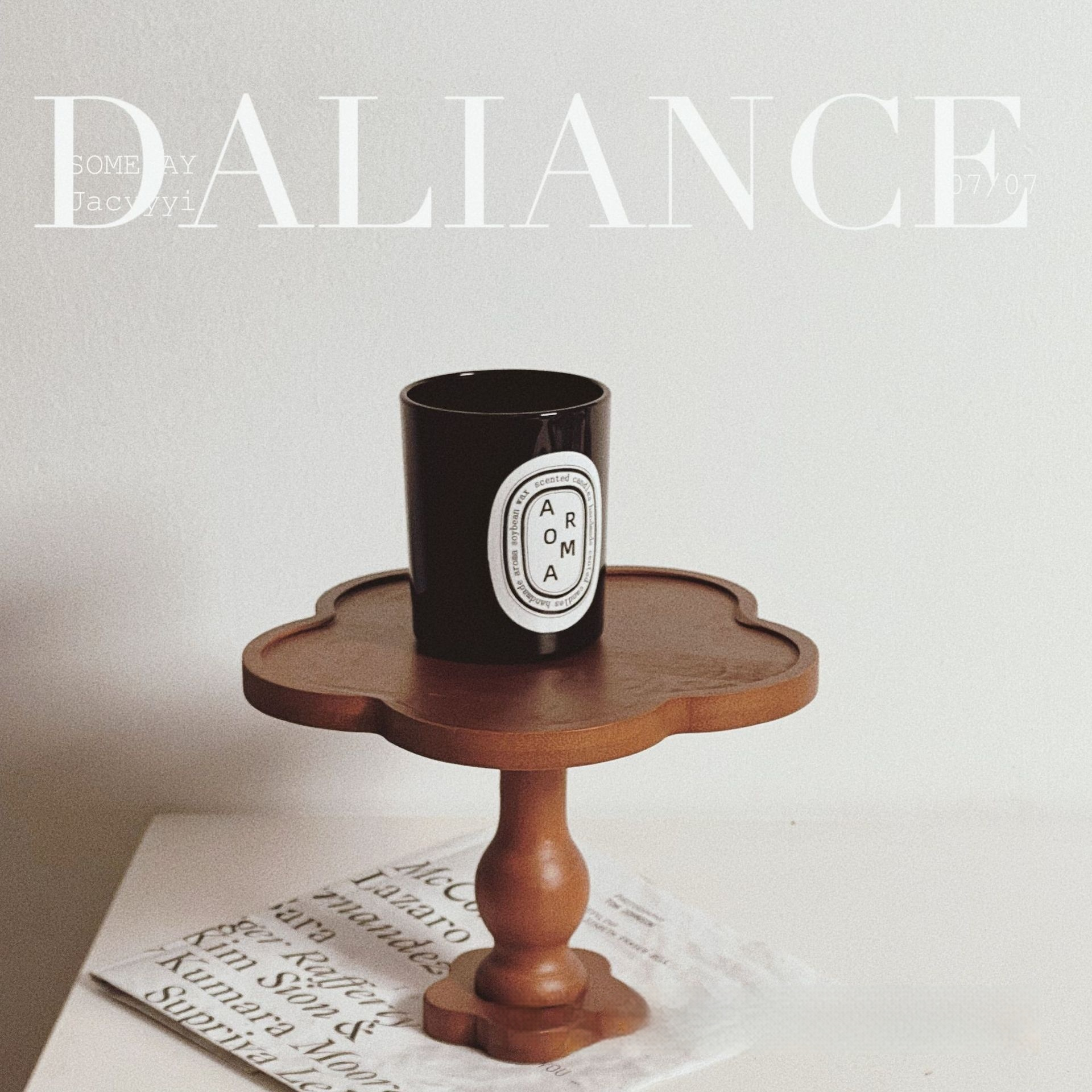 Luxury Retro Lace Wooden High-Legged Candle And Scent Tray