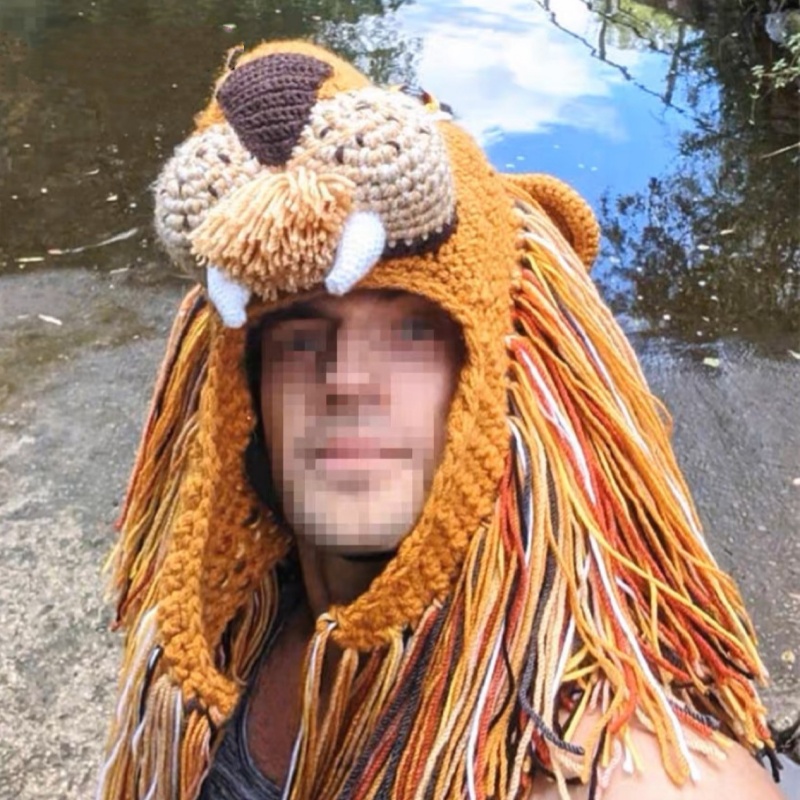 Knitted Wool Sweater Featuring The Same Big Lion Designperfect For Staying Warm In Fall And Winter