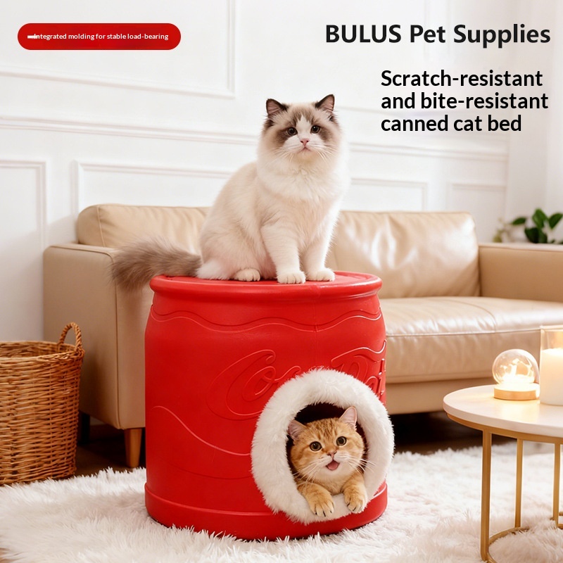 All-season Enclosed Winter Cat House