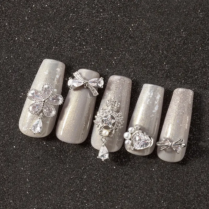 Silver Zircon Bow Nail Art