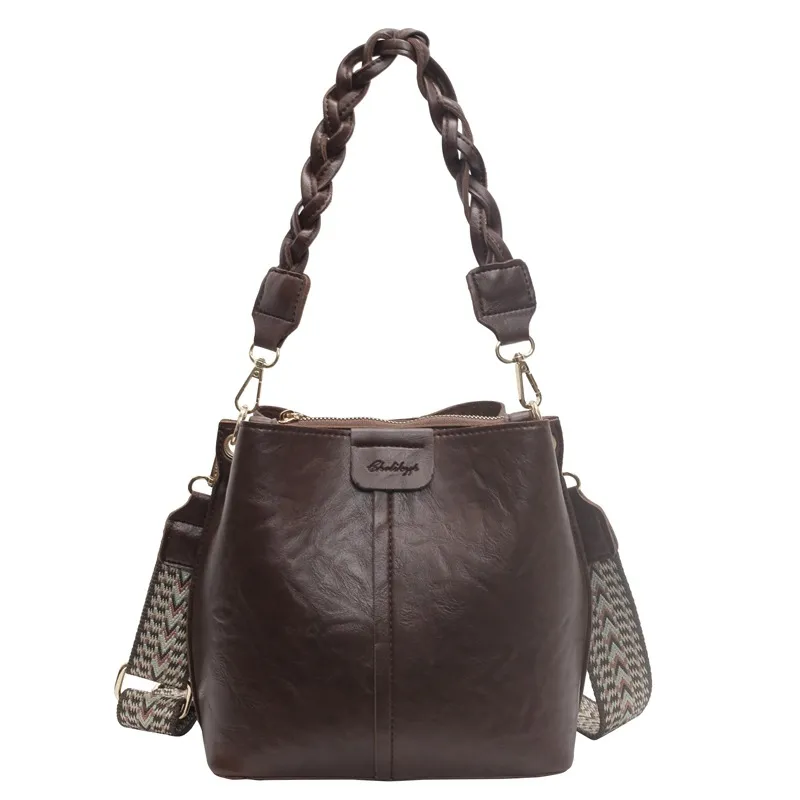 New High-capacity Crossbody Bag A Niche Chic Underarm Tote - Coffee