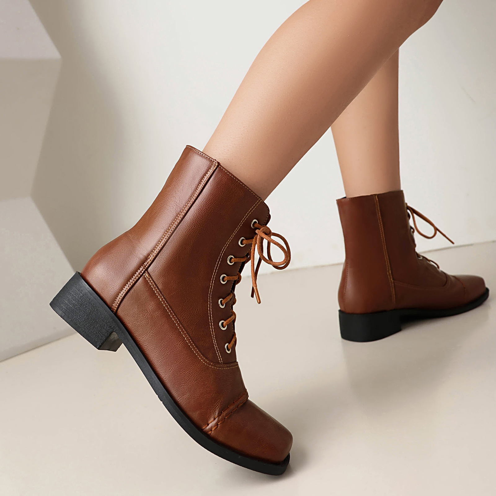 Women’s Lace-Up Square Toe Motorcycle Boots – Comfortable Outdoor Riding Boots