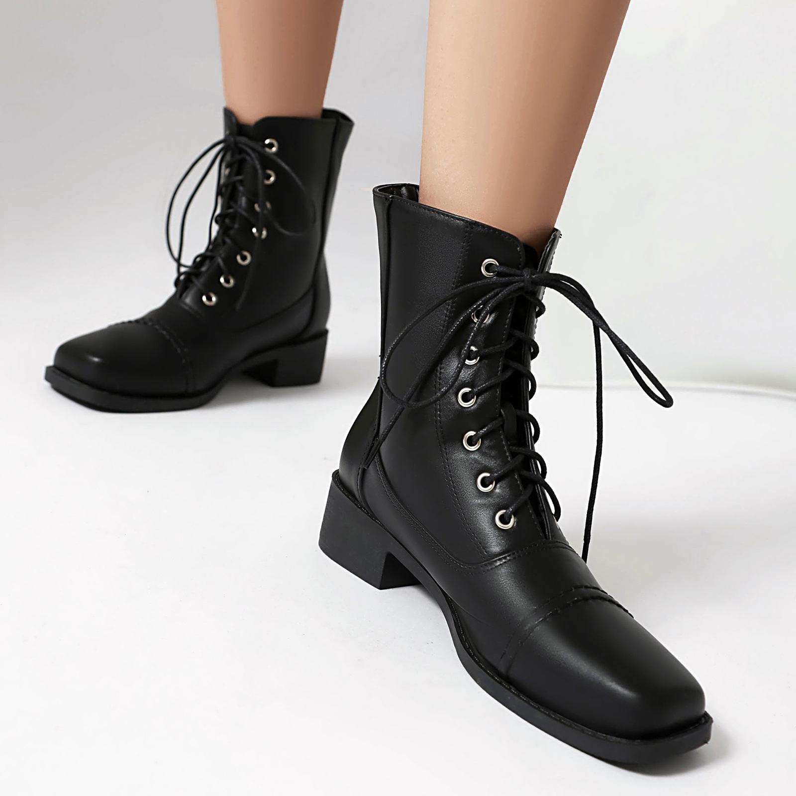 Women’s Lace-Up Square Toe Motorcycle Boots – Comfortable Outdoor Riding Boots