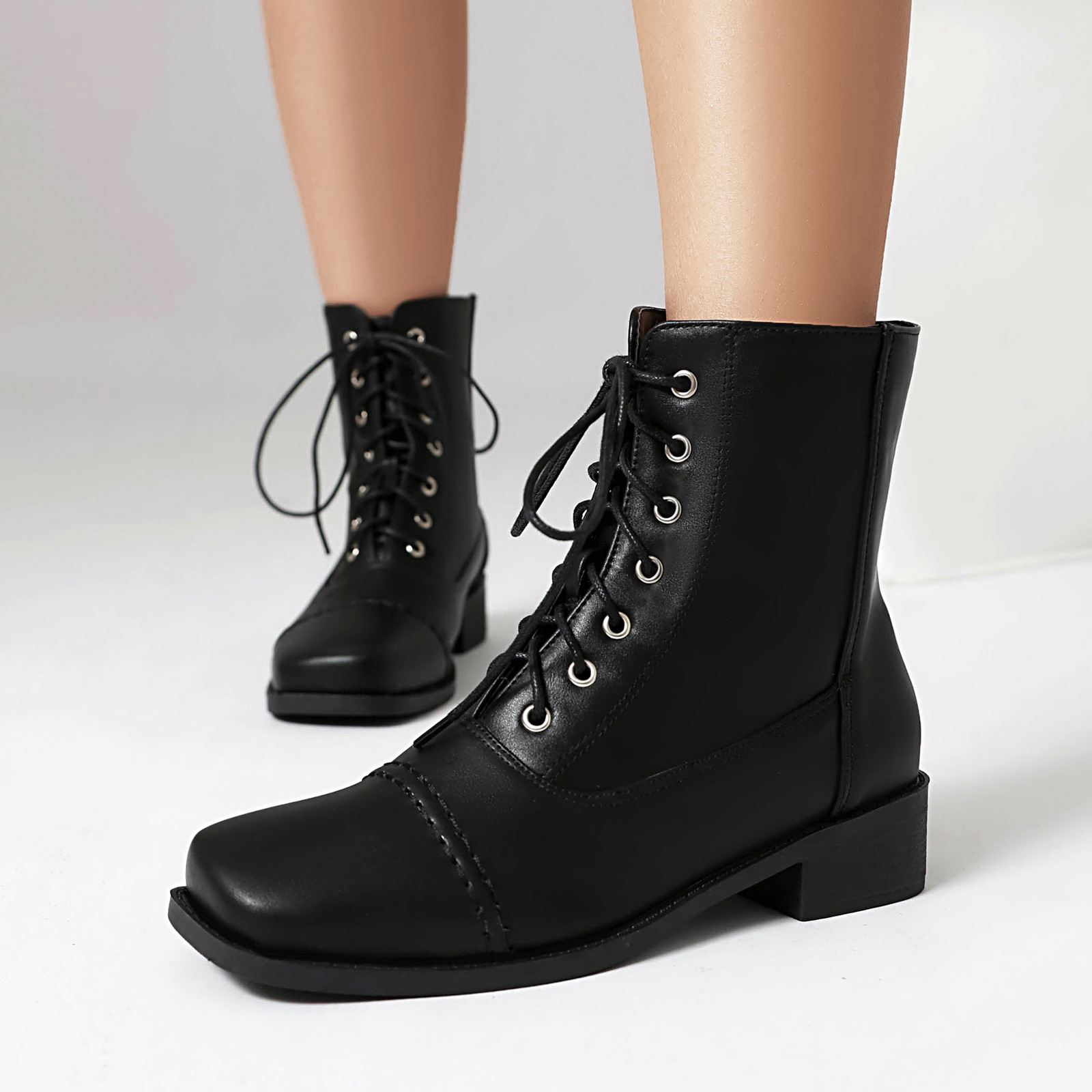 Women’s Lace-Up Square Toe Motorcycle Boots – Comfortable Outdoor Riding Boots