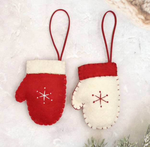 Hand-sewn Wool Felt Snowflake Socks And Elk Pendants 4