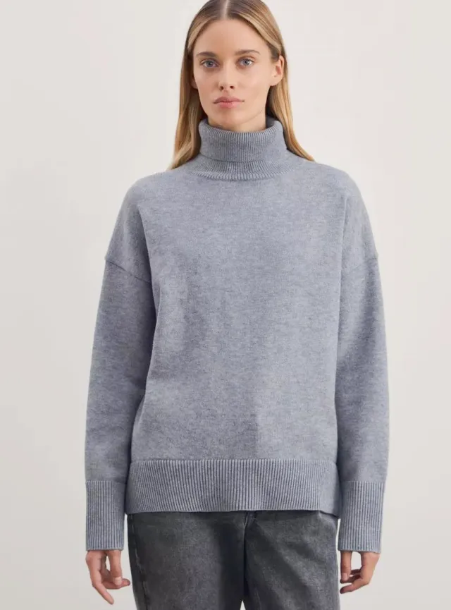 Women's Solid Color Pullover Knitted Sweater With High Neck Grey - Shop at LoveMi