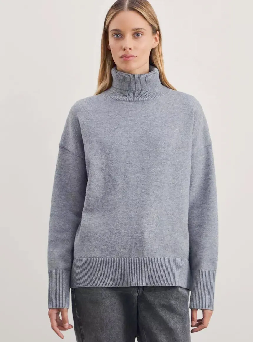 Women's Solid Colour Pullover Knitted Sweater With High Neck - Grey