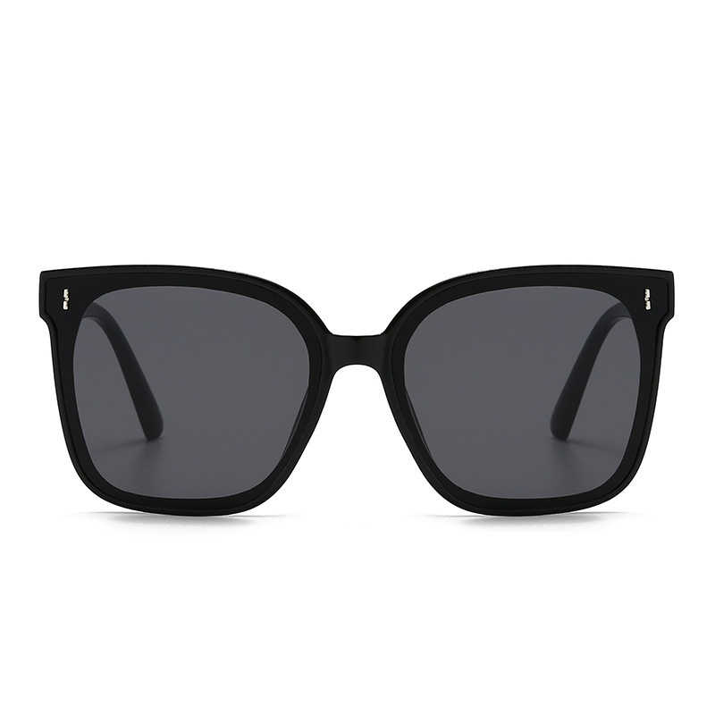 Womens Sophisticated Face-flattering UV-protective Large-frame Retro Sunglasses
