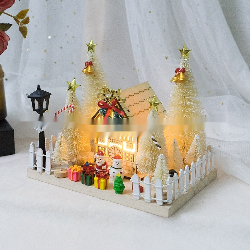 Lantern-lit Wooden Cabin Glass-enclosed Space Christmas Gift Decorations For Christmas Eve