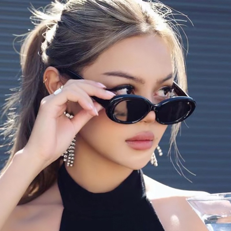 Womens Sophisticated Face-flattering UV-protective Large-frame Retro Sunglasses