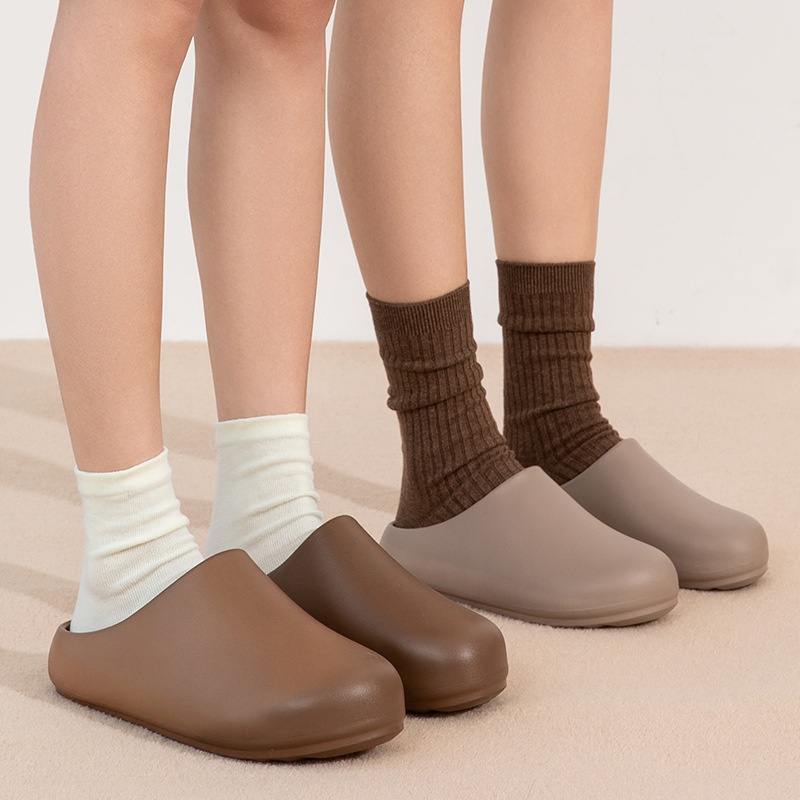 Womens EVA Slippers With A Non-slip Waterproof And Oil-resistant Outer Layer For Outdoor Wear