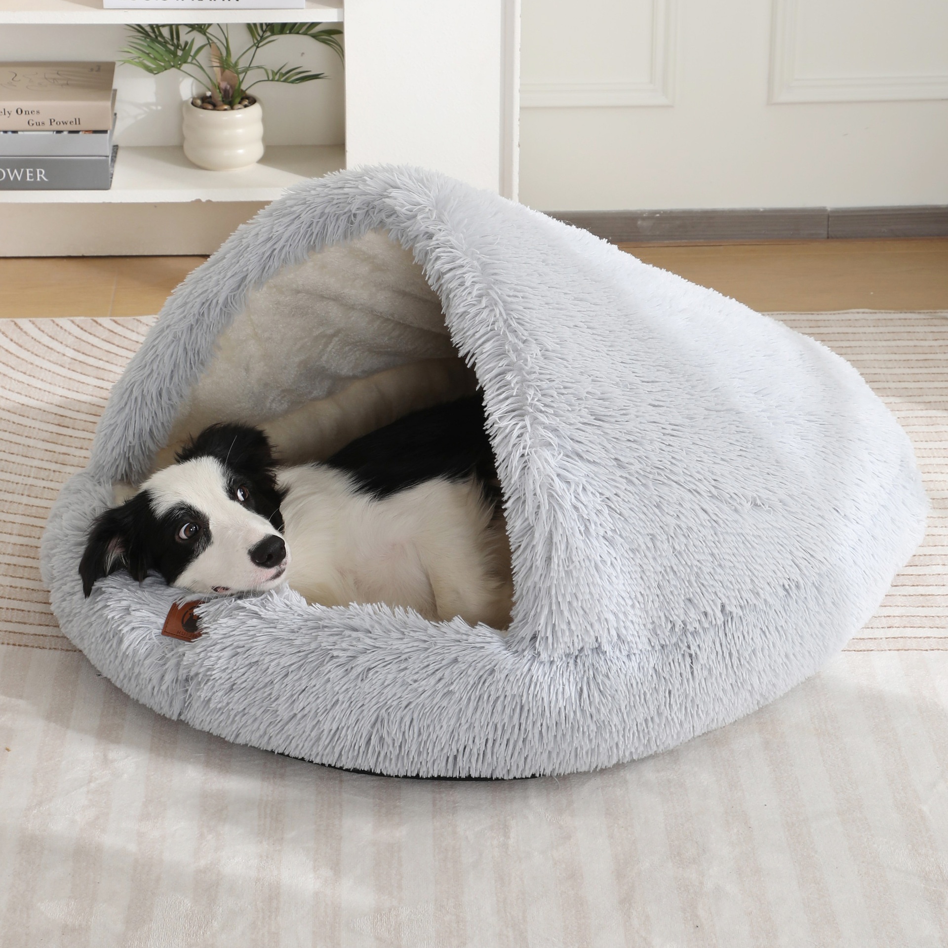 Semi-enclosed, Shell-shaped Pet Bed Designed Specifically For Pets Offering Wind Protection And Warmth