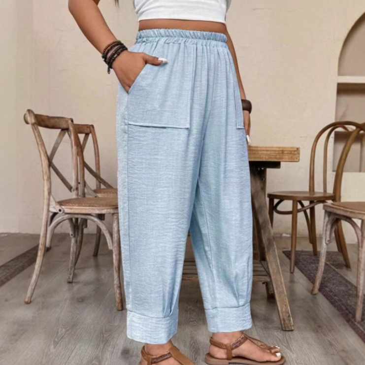 Loose-fit Capri Pants With An Elastic Waistband And Pockets
