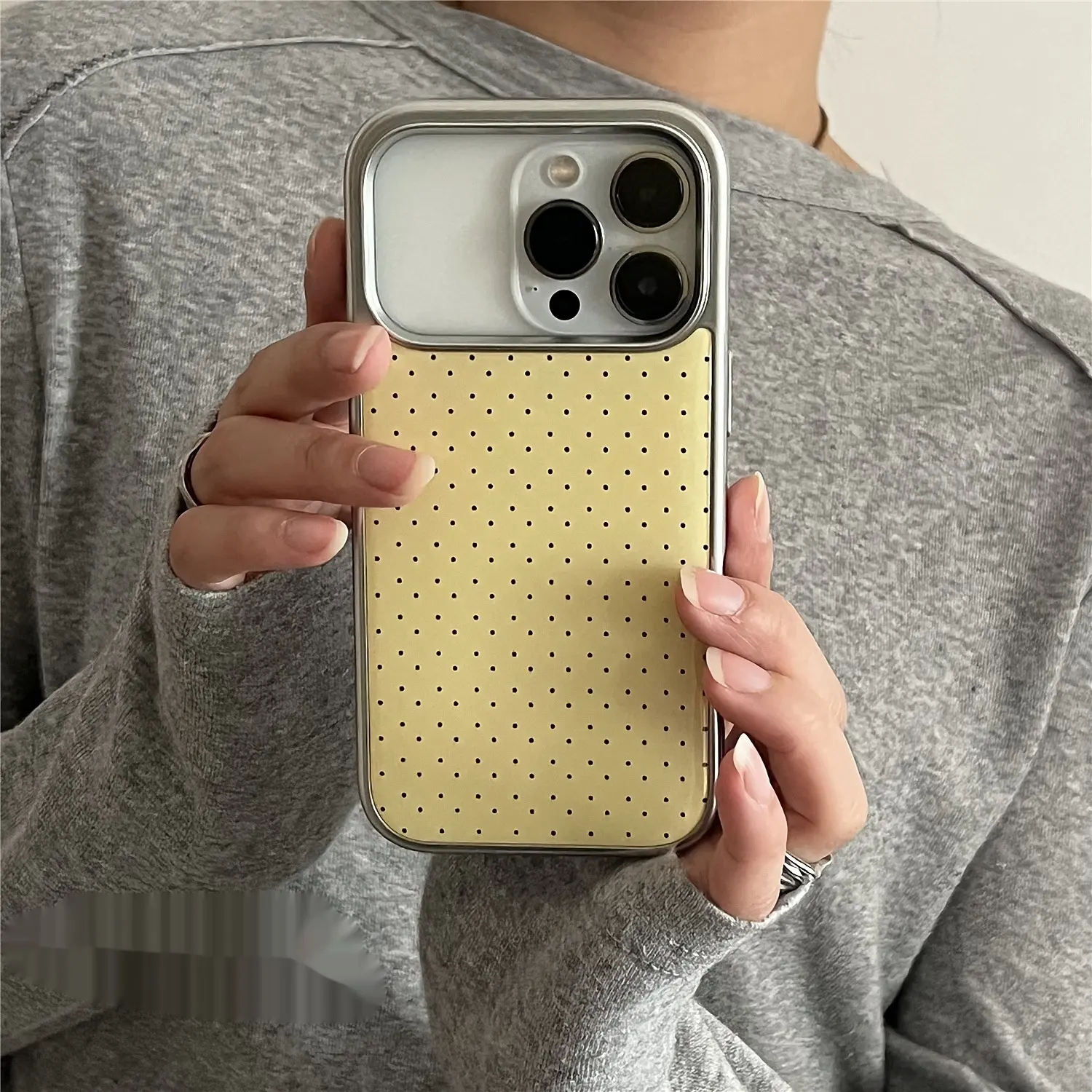 Sleek Solid-color Phone Case With Tiny Polka Dots And A Plated Silver Edge