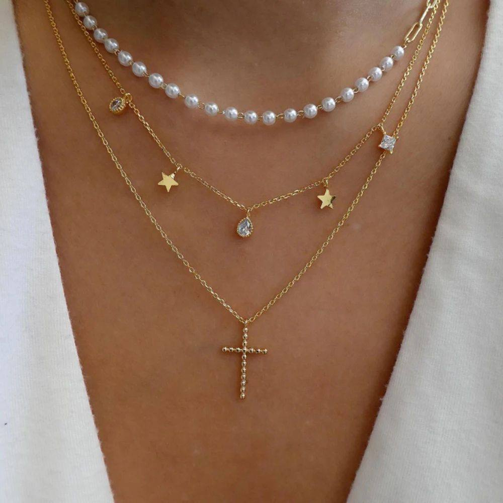 Lightweight gold necklace with elegant charm