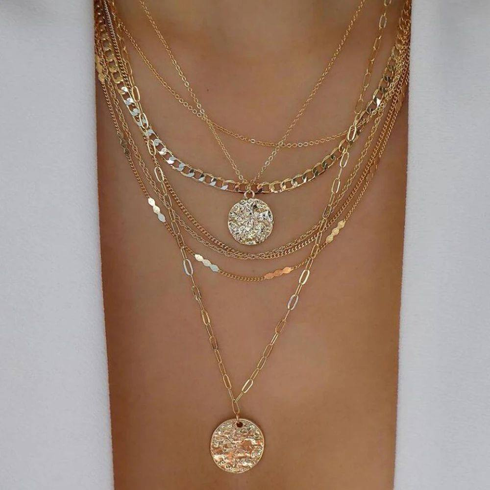 Shiny gold necklace set for weddings and events