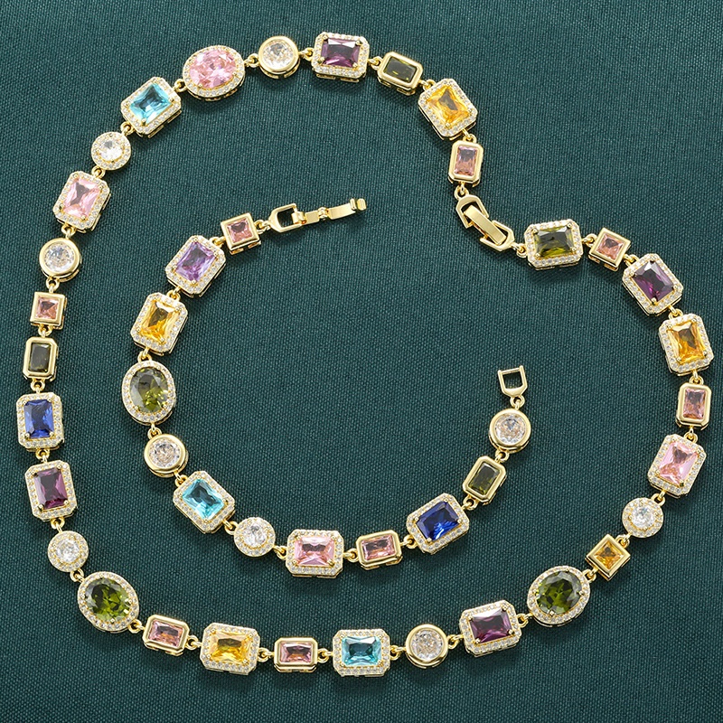 Elegant, Luxe-style Diamond-encrusted Square Choker Necklace And Bracelet