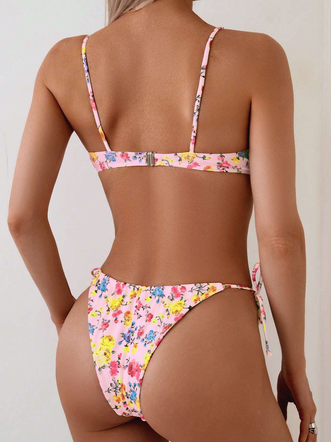 Buy Women's Clothing Online | Buy Trending Dresses for Women