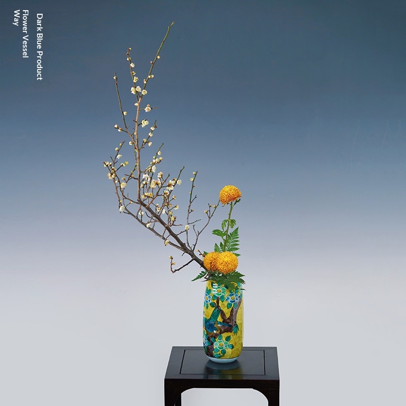 Japanese-Imported Kutani Ware Straight-Tube Vase For Flower Arrangements