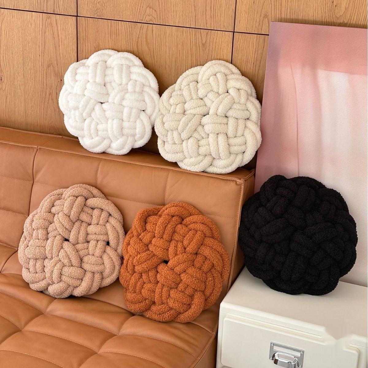 Nordic-style Minimalist Hand-knitted Throw Pillow With A Knot Design