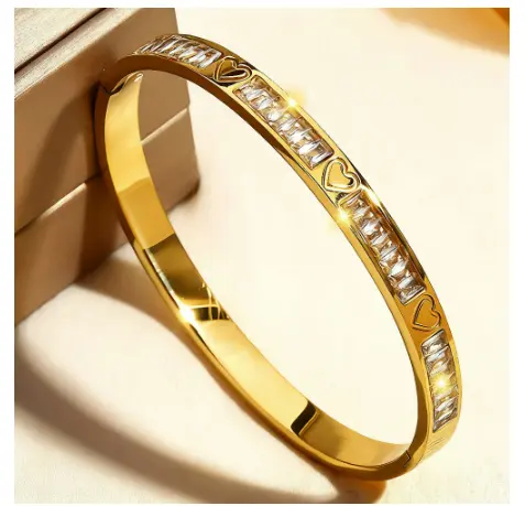 Simple  Versatile 18k Gold Titanium Steel Star Bracelet For Women