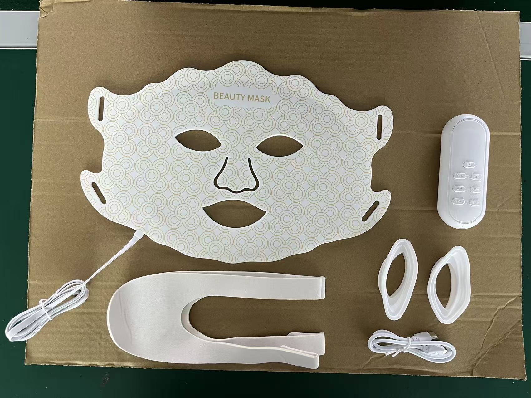 Red Light LED Facial Photon Rejuvenation Device With Silicone Beauty Mask