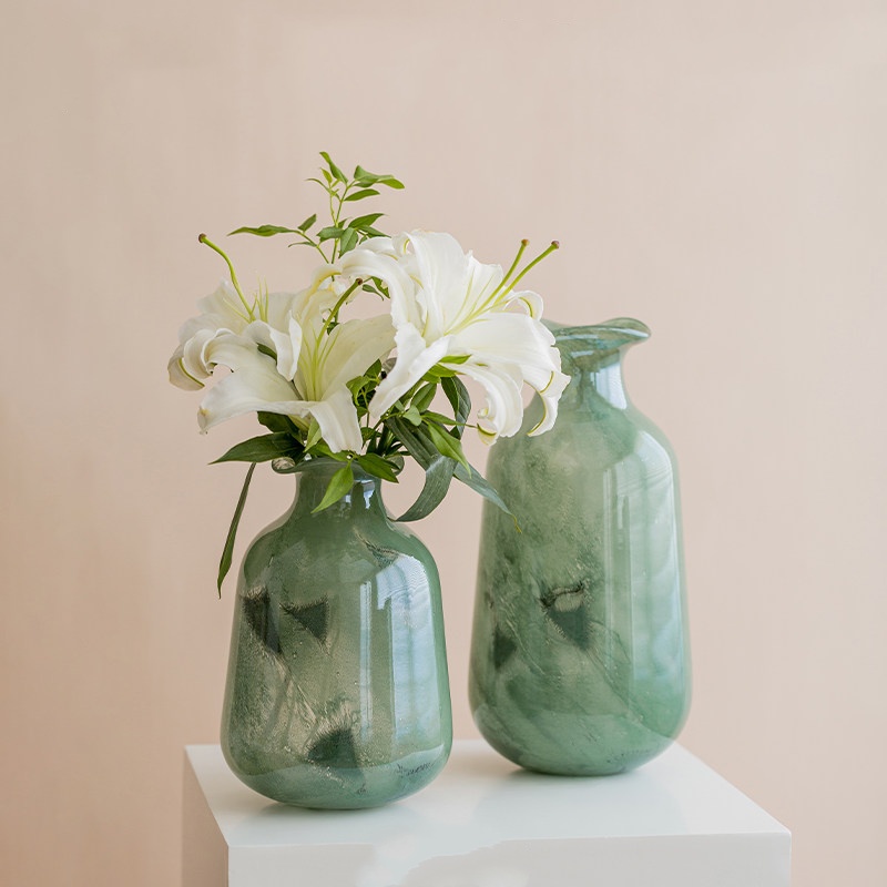 Mid-century Modern Green Glass Vase With A Light Luxurious High-end Aesthetic