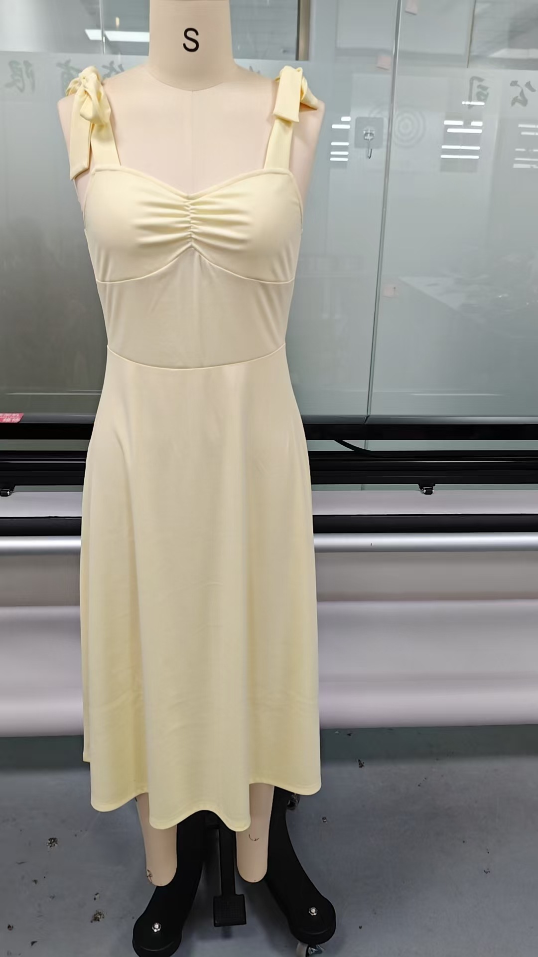 Buy Women's Clothing Online | Buy Trending Dresses for Women