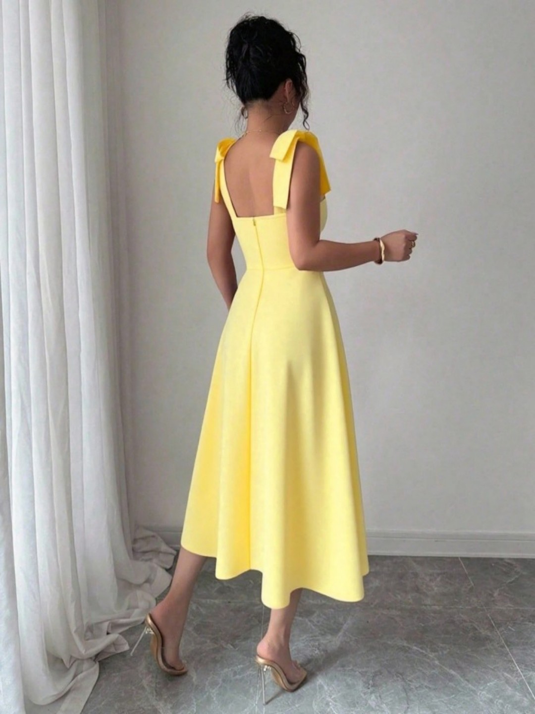 Buy Women's Clothing Online | Buy Trending Dresses for Women