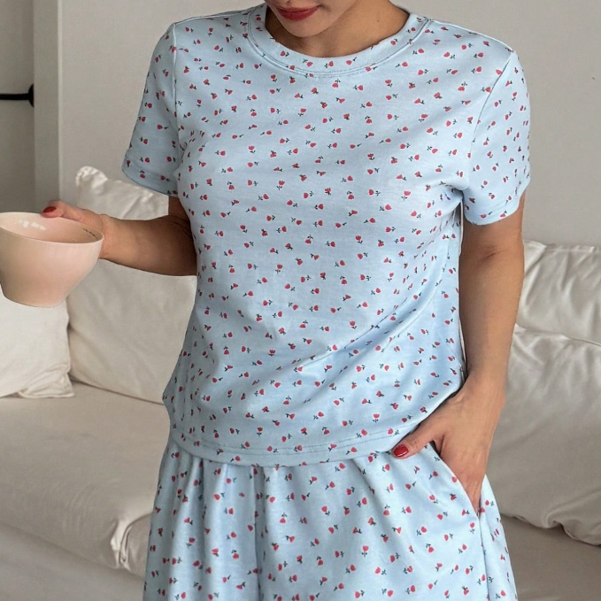 Womens Floral Home-Style Casual Two-Piece Pajama Set Short-Sleeve Top And Shorts
