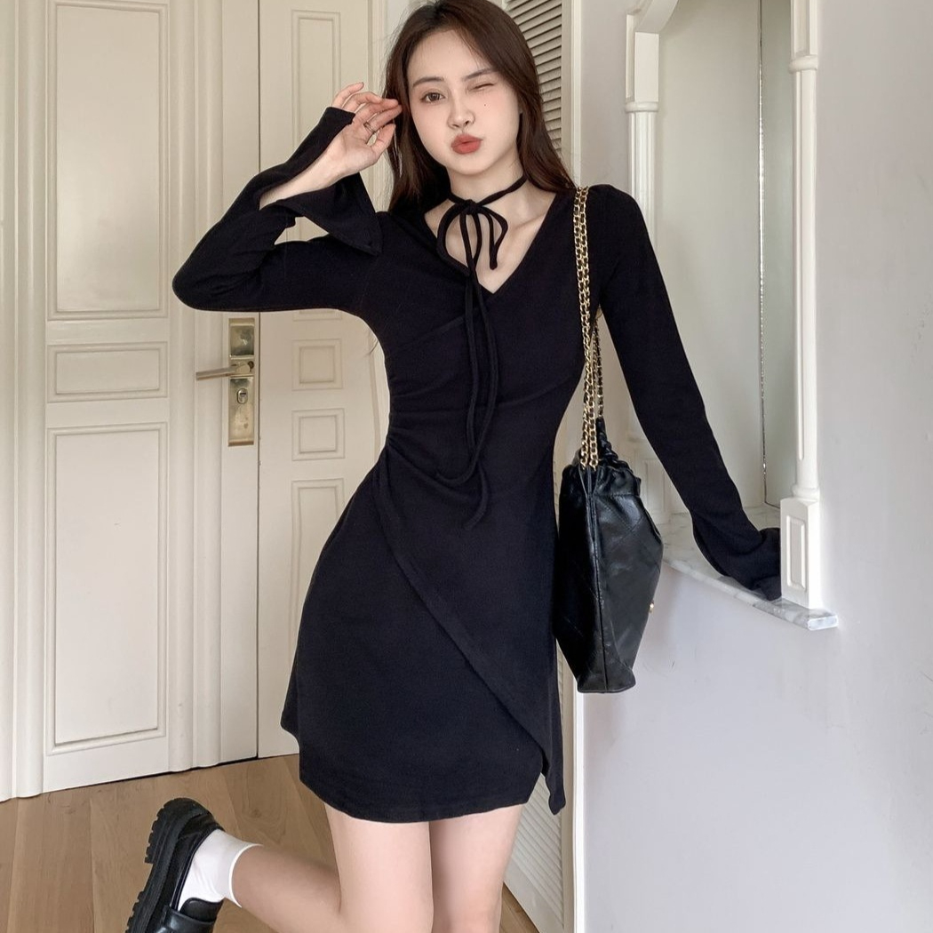 Fitted Slimming Short Skirt With Pleats An Asymmetrical Design