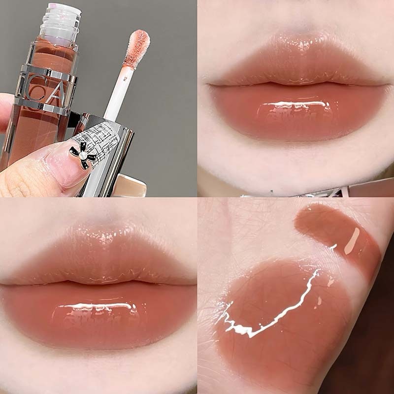 Moisturizing Radiant And Plumping Lip Gloss With A Dewy Mirror-like Finish